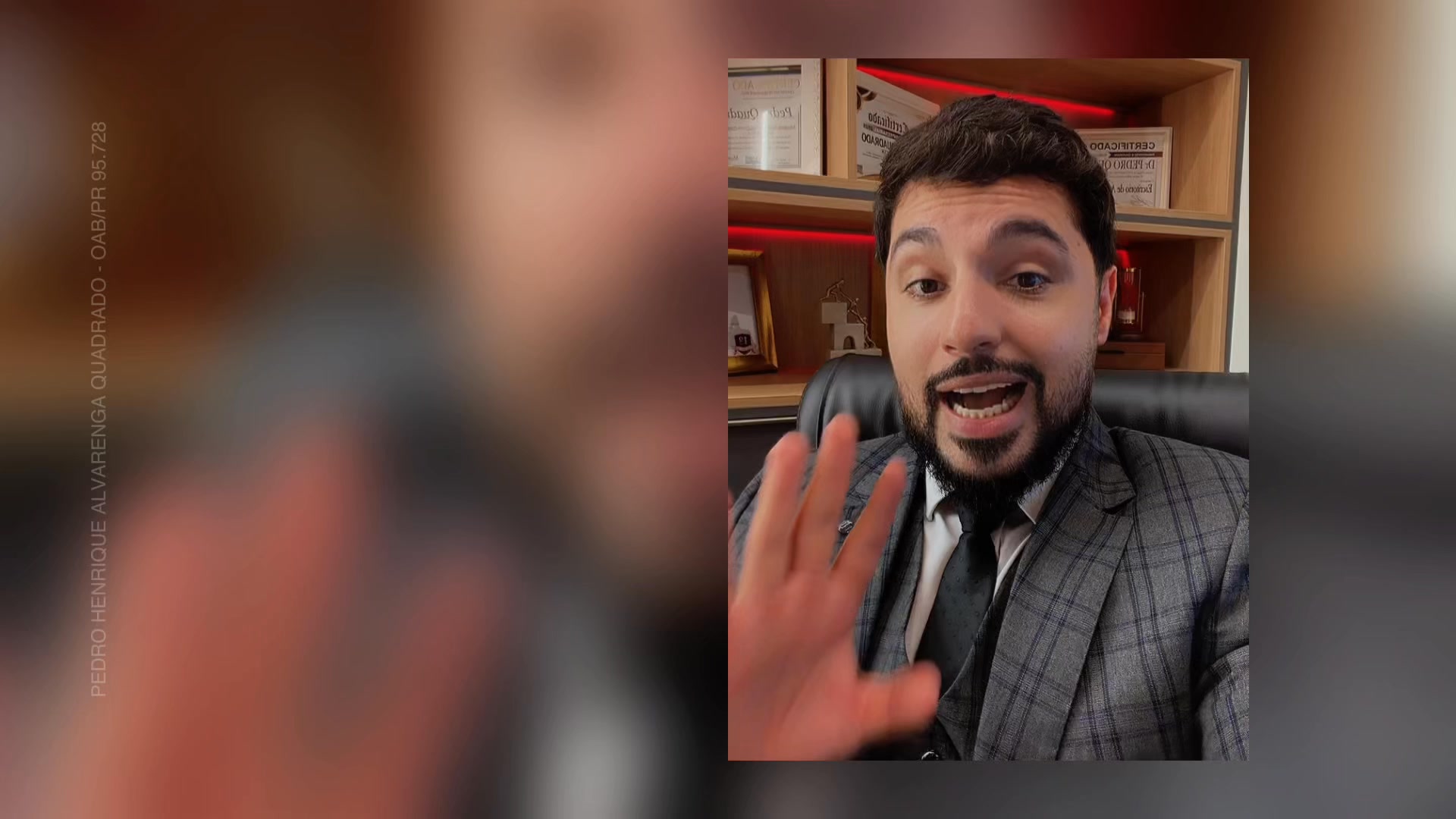 Frame do vídeo em 16:9 com fundo borrado